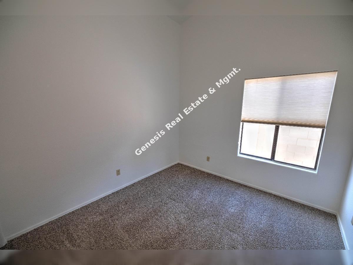 10019 N Roxbury Dr - Photo 7 of 26