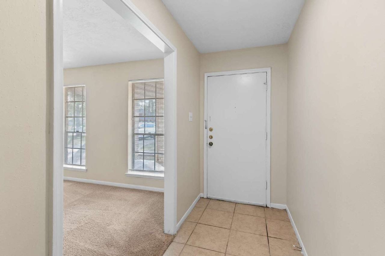 9603 Landry Blvd - Photo 2 of 21