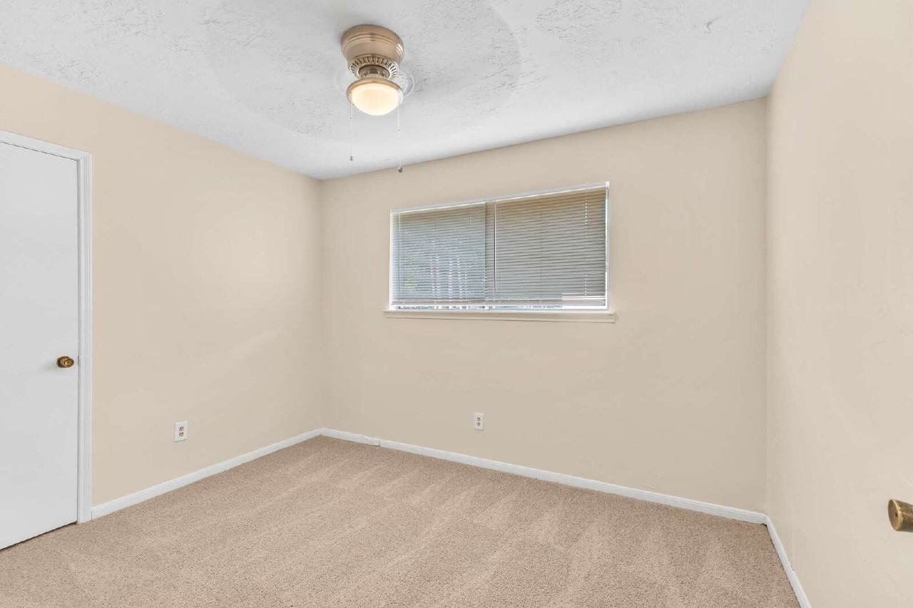 9603 Landry Blvd - Photo 4 of 21