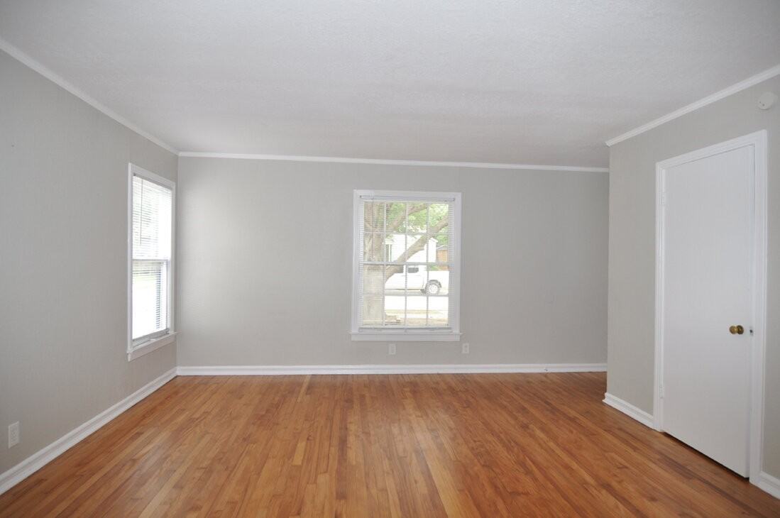 2724 Wayside Ave - Photo 3 of 11
