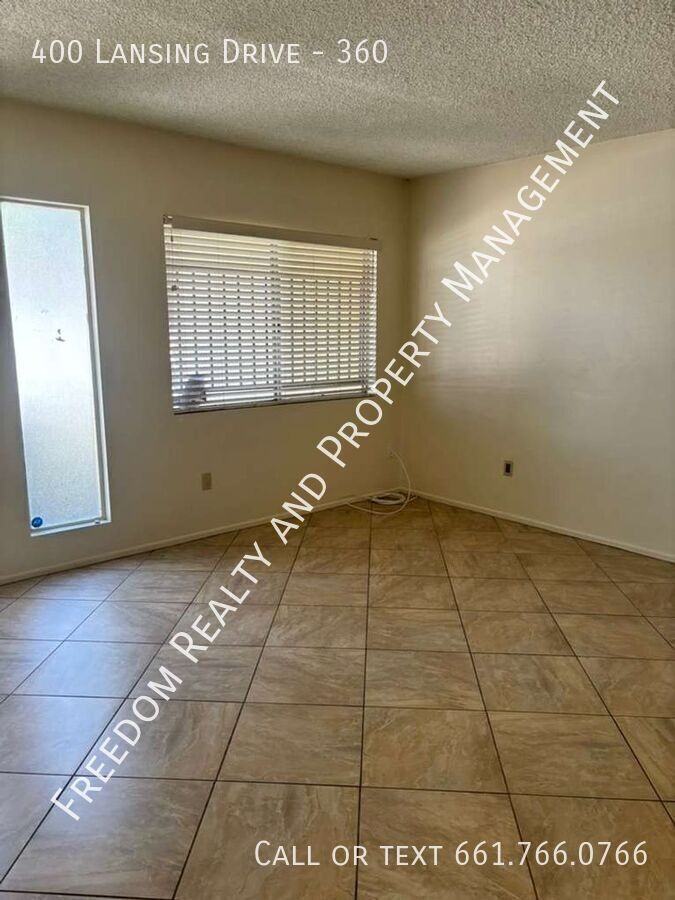 400 Lansing Dr #360 - Photo 3 of 19