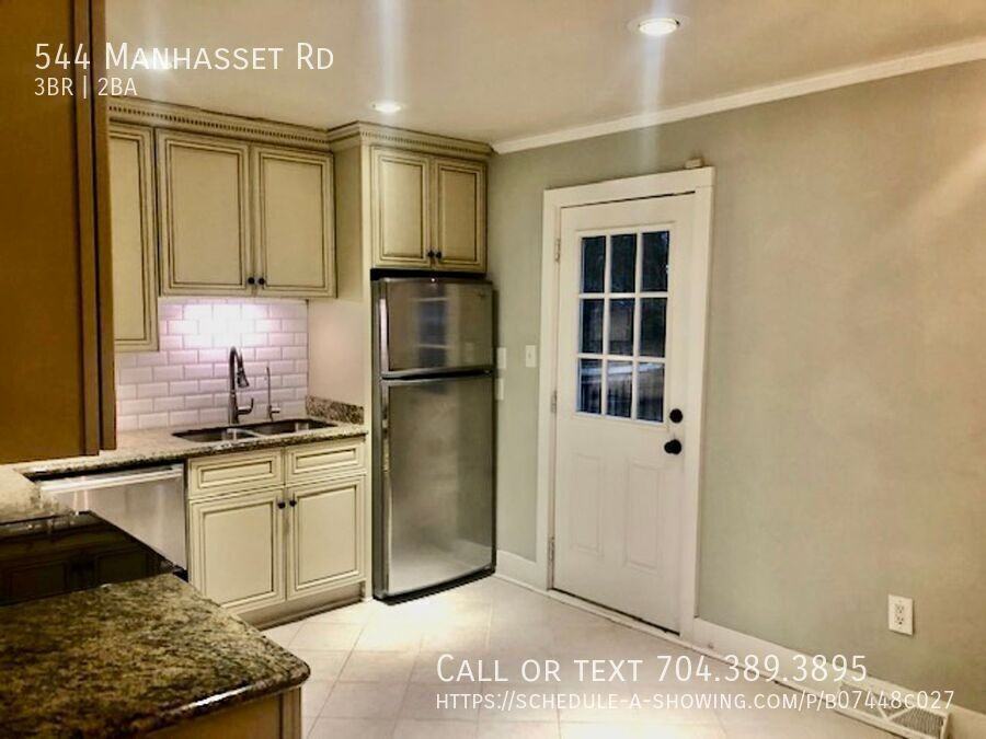 544 Manhasset Rd - Photo 7 of 20