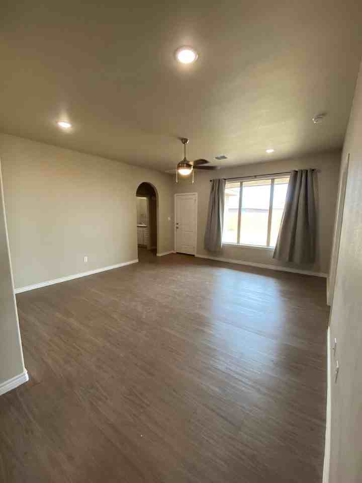7002 12th St - Photo 2 of 11