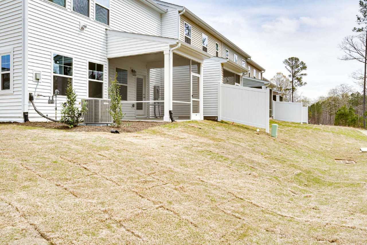 228 Garden Vine Trl - Photo 4 of 46