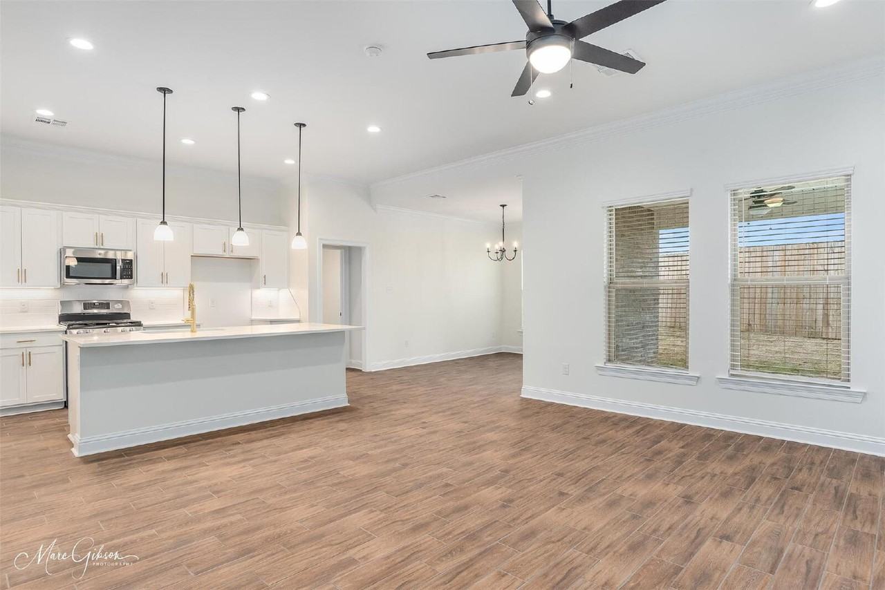 732 Crozier Dr - Photo 3 of 19