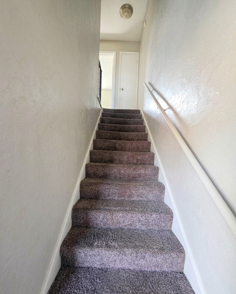 1300 Crown Point Ave #15 - Photo 4 of 7