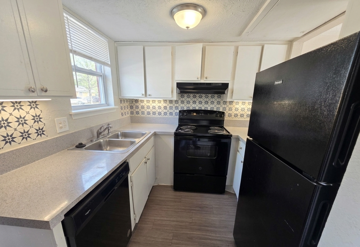 1300 Crown Point Ave #15 - Photo 5 of 7