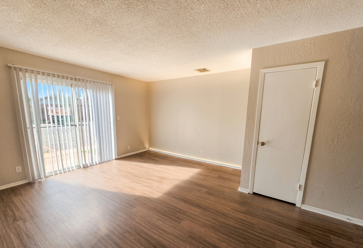 1300 Crown Point Ave #15 - Photo 6 of 7