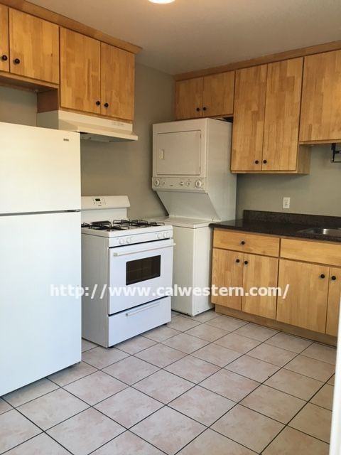 728 Drake St - Photo 2 of 8