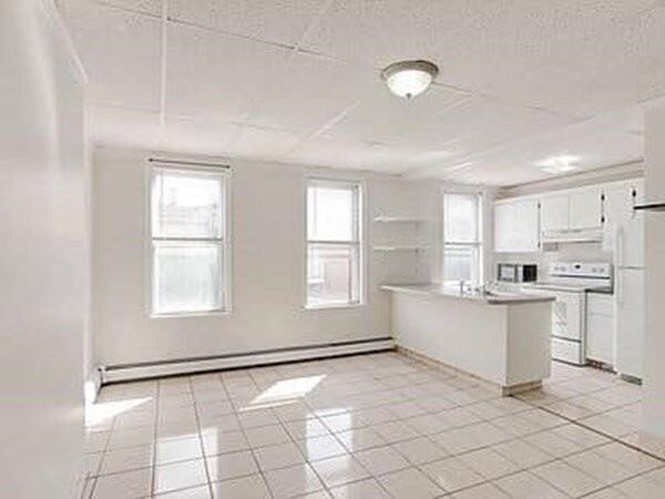 156 Bennington St Apt 2 - Photo 4 of 9