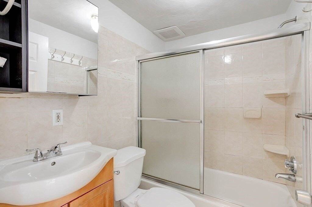 156 Bennington St Apt 2 - Photo 6 of 9