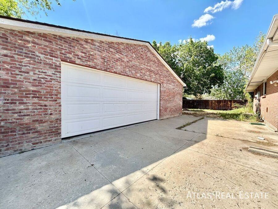 12494 Edwards Pl - Photo 3 of 16