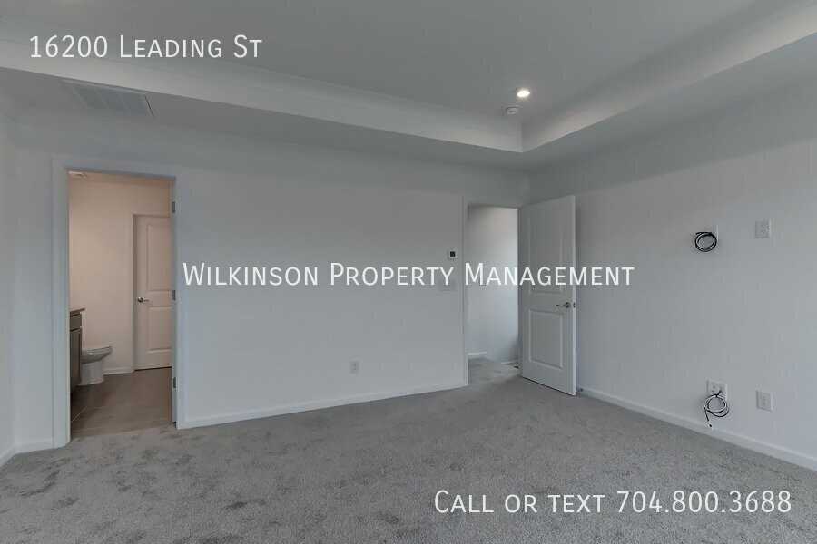 16200 Leading St - Photo 5 of 32