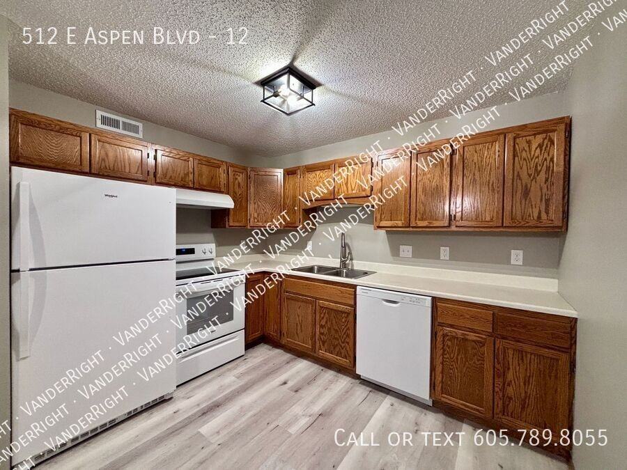 512 E Aspen Blvd #12 - Photo 2 of 14