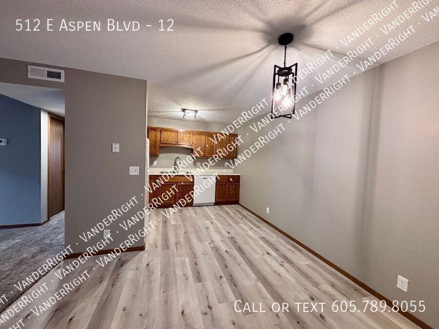 512 E Aspen Blvd #12 - Photo 3 of 14