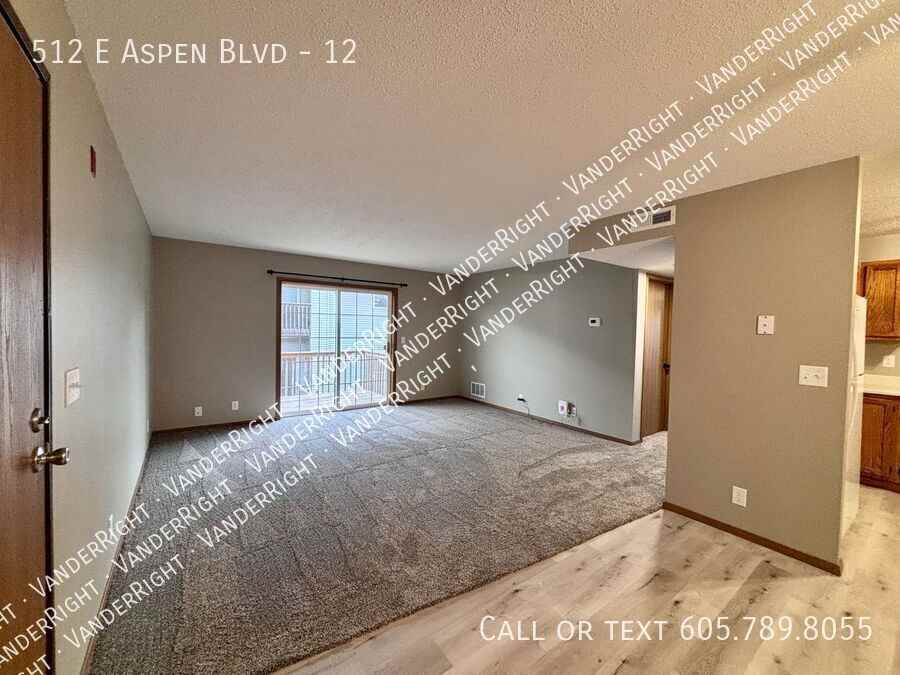 512 E Aspen Blvd #12 - Photo 4 of 14