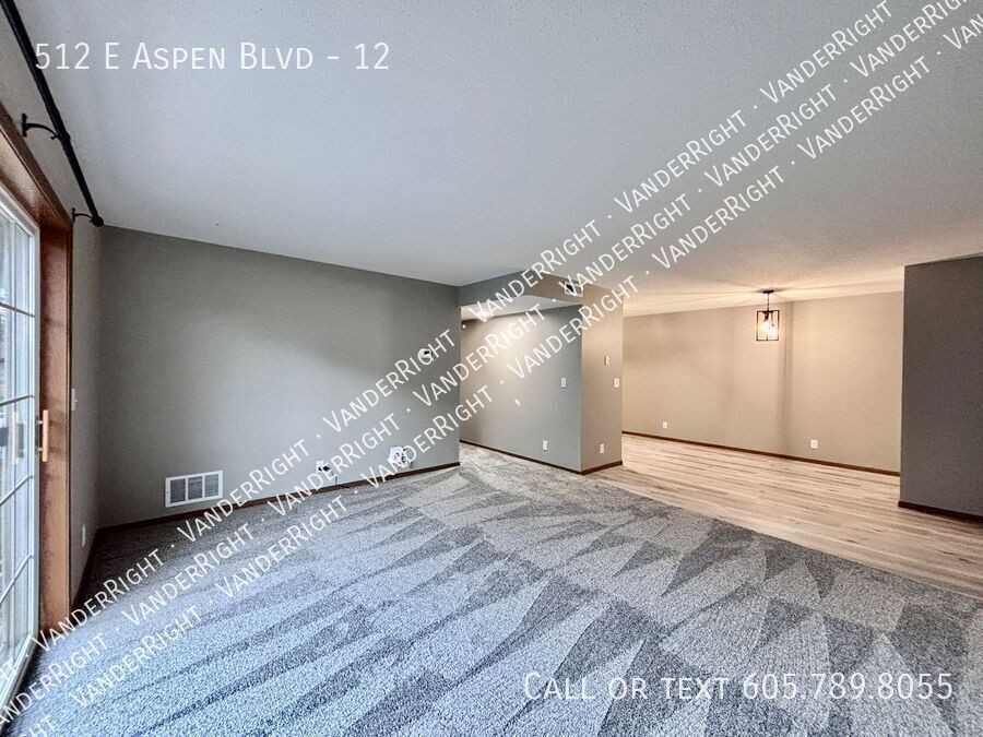 512 E Aspen Blvd #12 - Photo 5 of 14