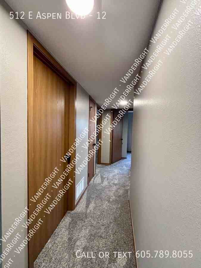 512 E Aspen Blvd #12 - Photo 7 of 14