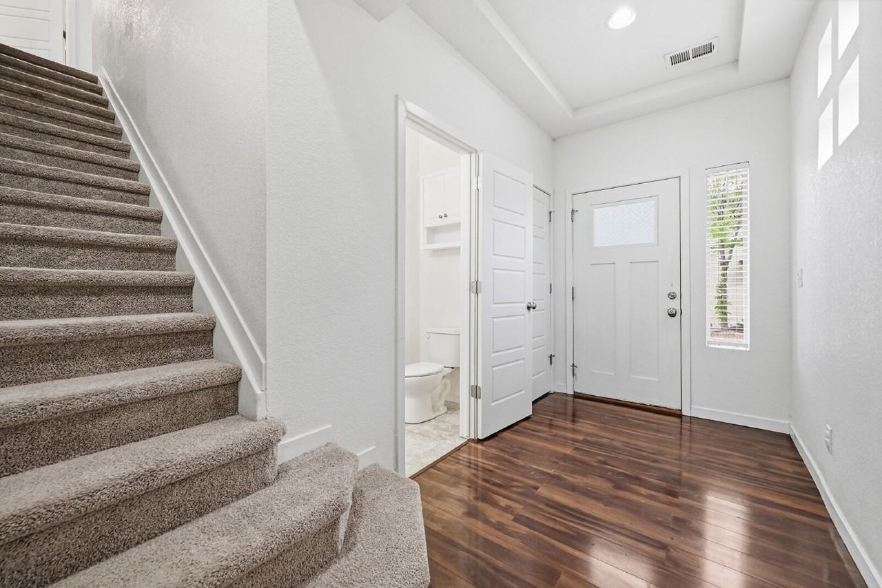 5256 Andes St - Photo 3 of 30