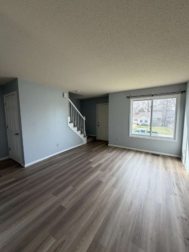 4033 57th St - Photo 3 of 23