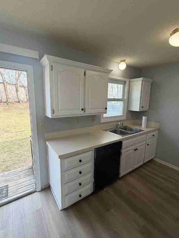 4033 57th St - Photo 6 of 23