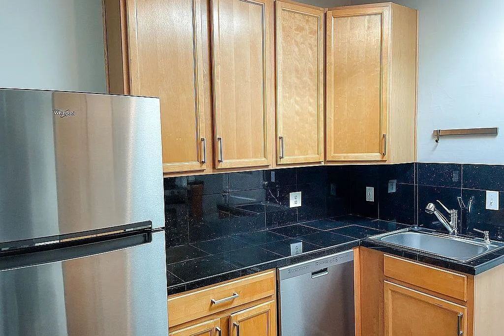 2546 W 23rd Ave #A - Photo 6 of 12