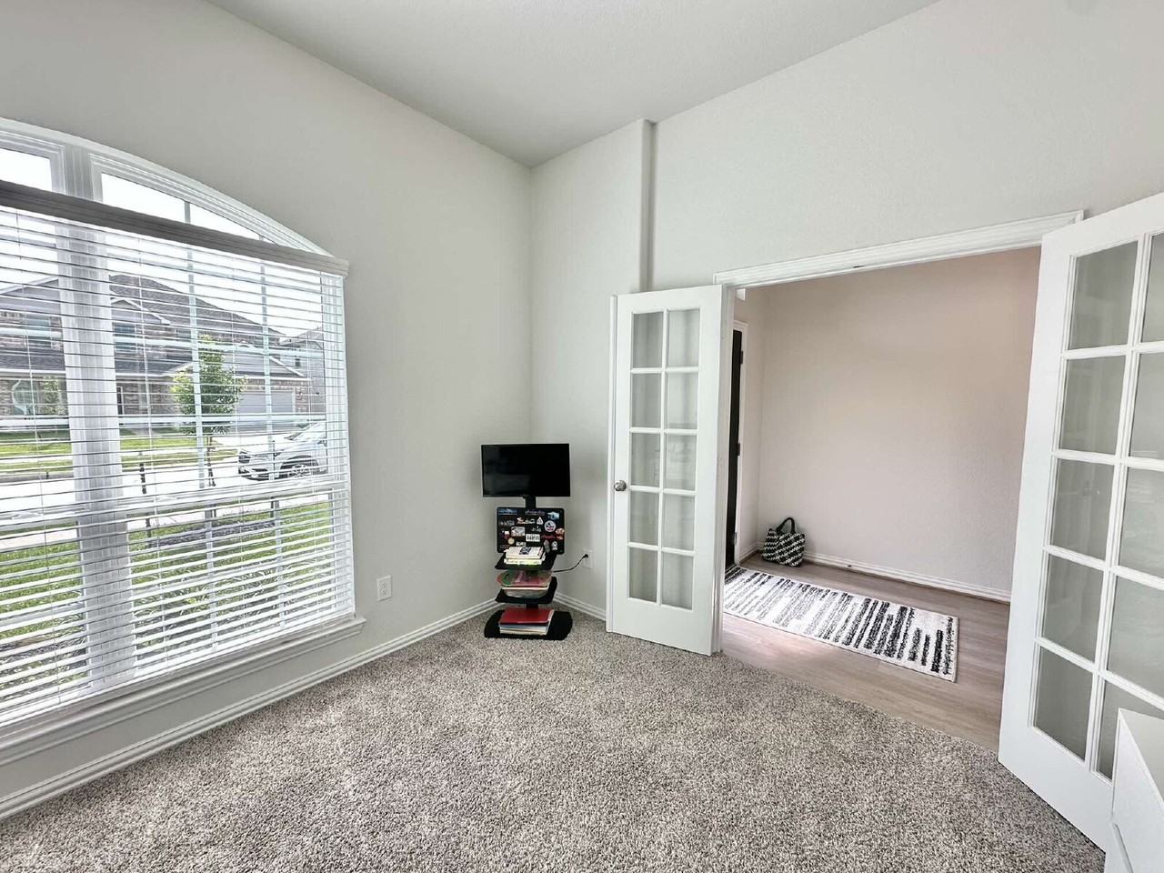 5340 Camerford Ct - Photo 4 of 30