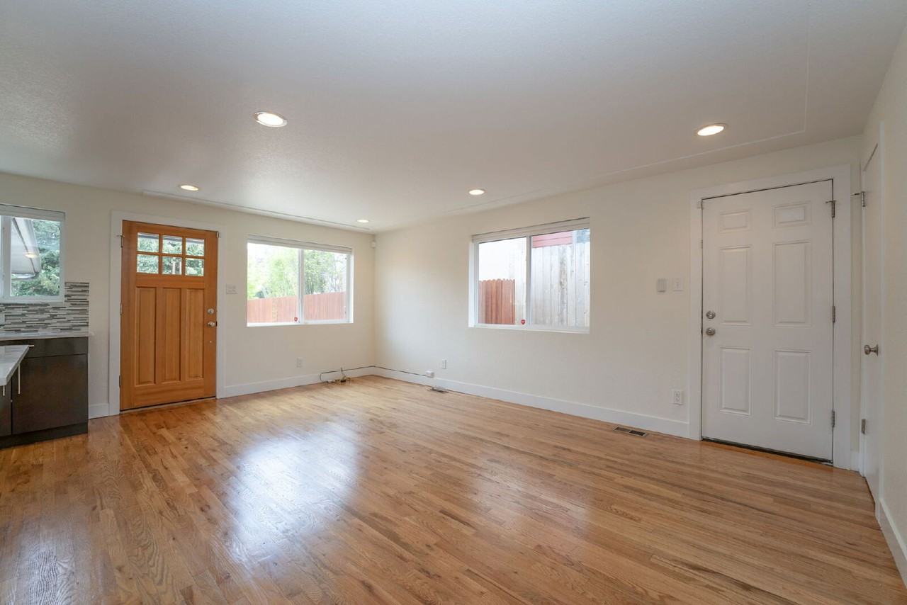 3877 Utica St - Photo 6 of 17
