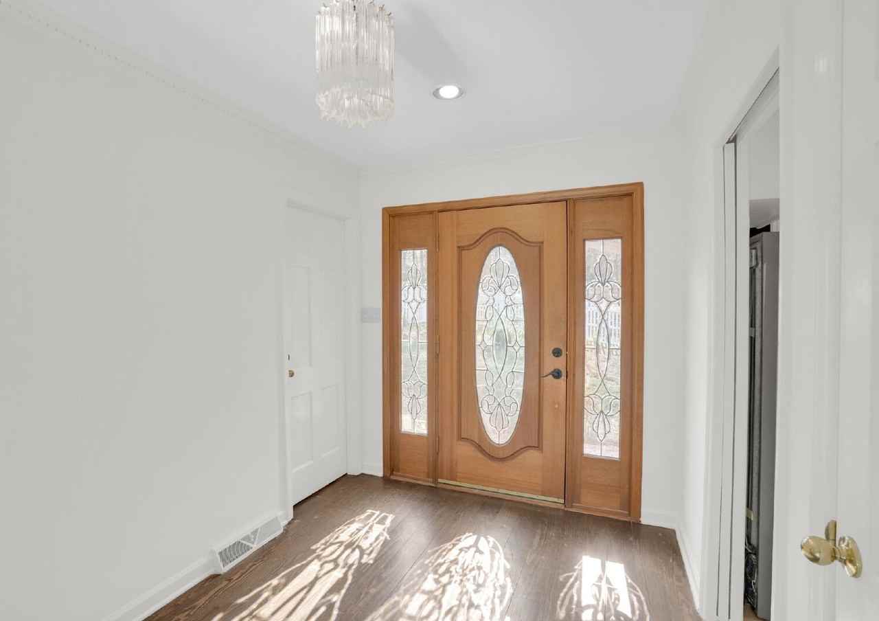 408 Wilby Dr - Photo 3 of 50