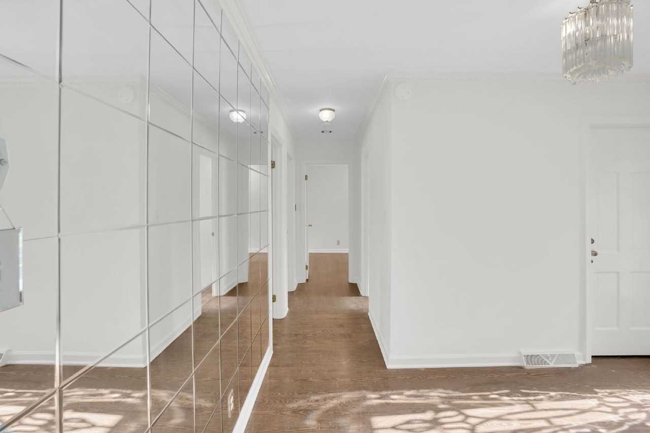 408 Wilby Dr - Photo 4 of 50