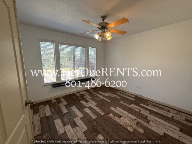 1952 E Meadow Downs Way - Photo 4 of 23