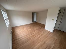 featured image of 1322 Main St #4