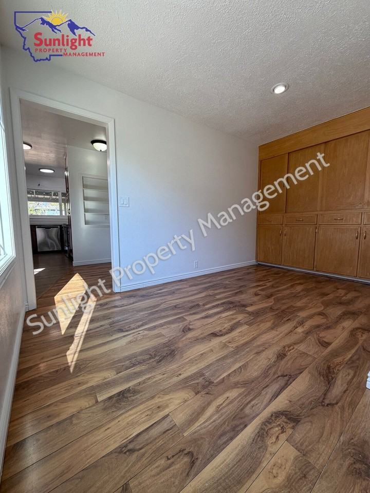 2228 Maple St - Photo 3 of 21