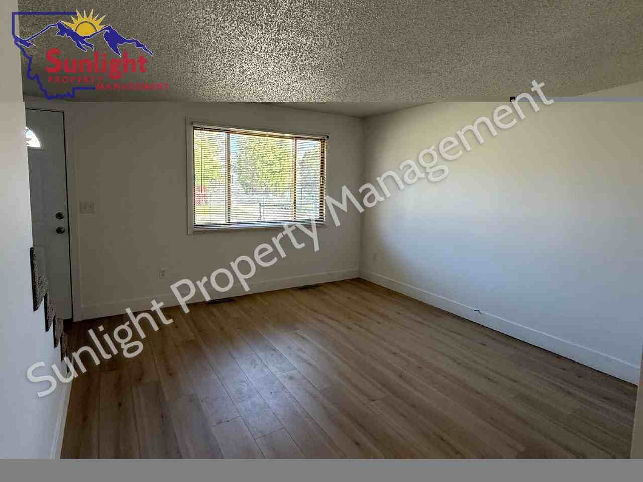 513 Avenue D - Photo 7 of 8