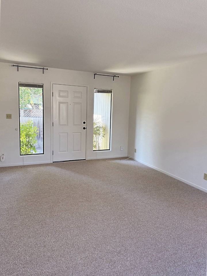 249 W Macarthur St - Photo 6 of 29