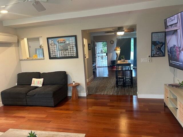 2871 La Salle Ave - Photo 5 of 20