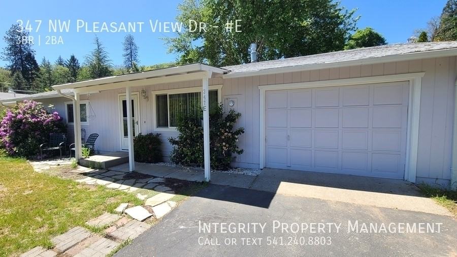 347 Nw Pleasant View Dr #E - Photo 2 of 21