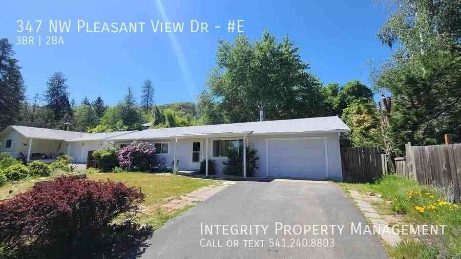 347 Nw Pleasant View Dr #E - Photo 3 of 21