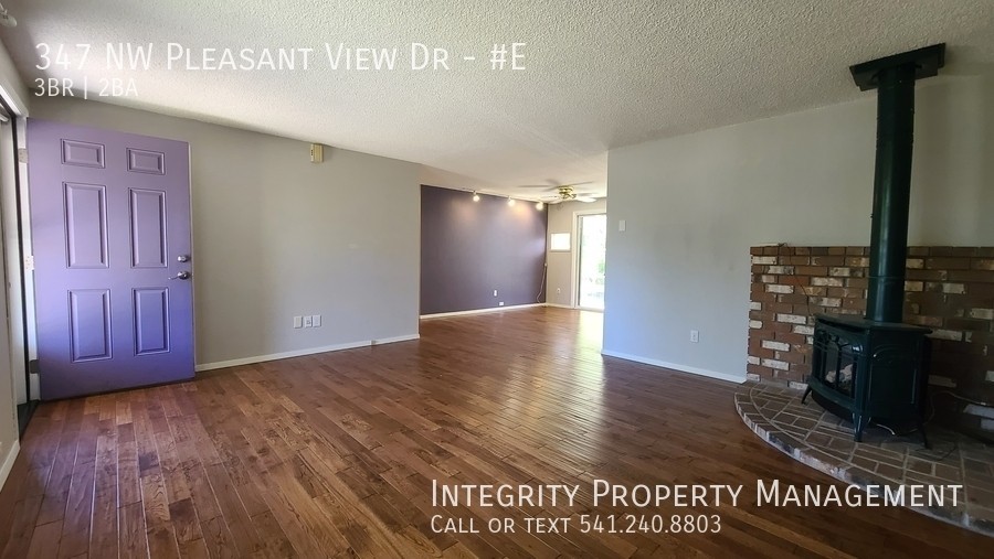 347 Nw Pleasant View Dr #E - Photo 5 of 21