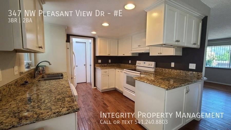 347 Nw Pleasant View Dr #E - Photo 7 of 21