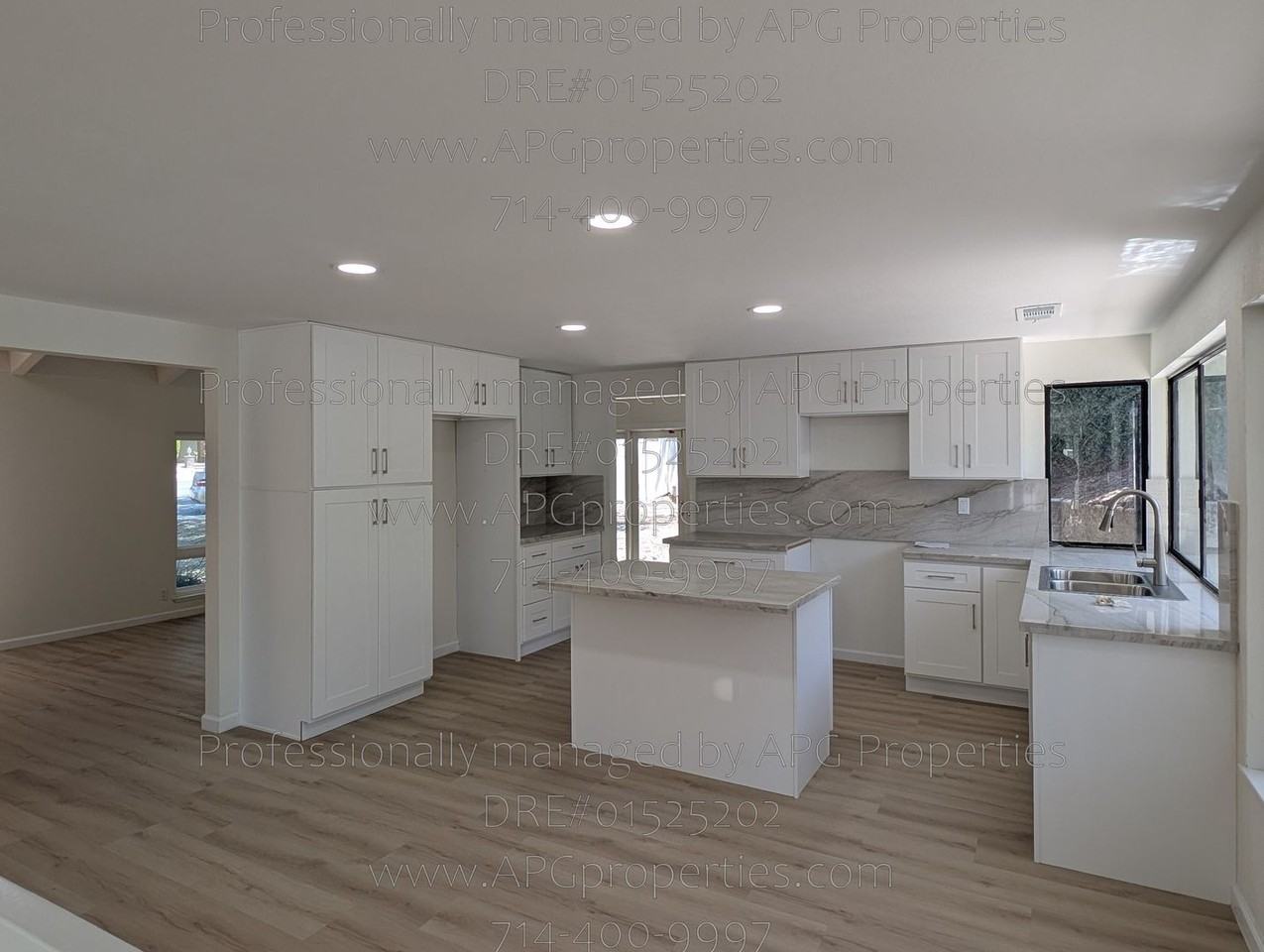 289 S Solomon Dr - Photo 5 of 18