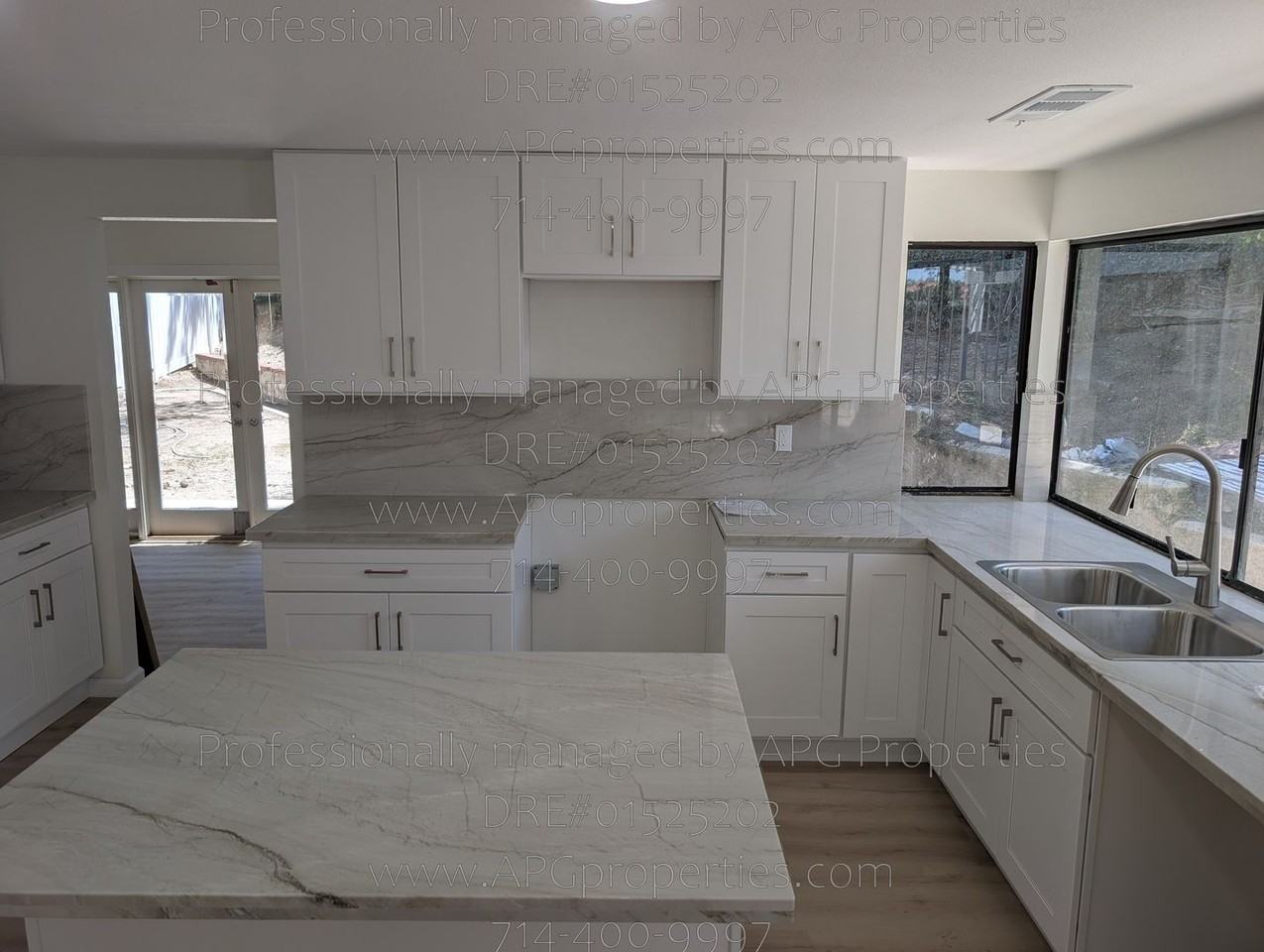 289 S Solomon Dr - Photo 6 of 18