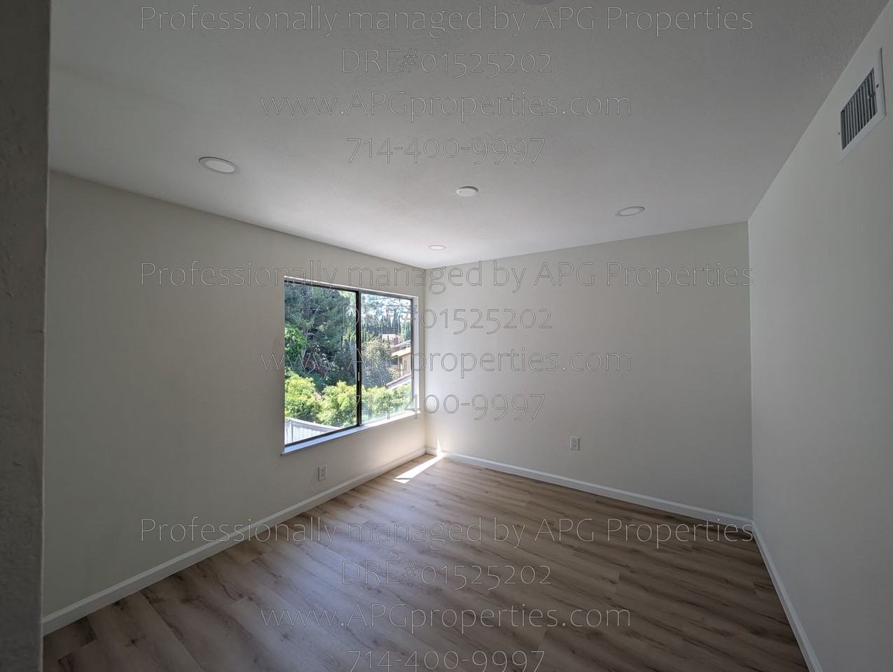 289 S Solomon Dr - Photo 7 of 18