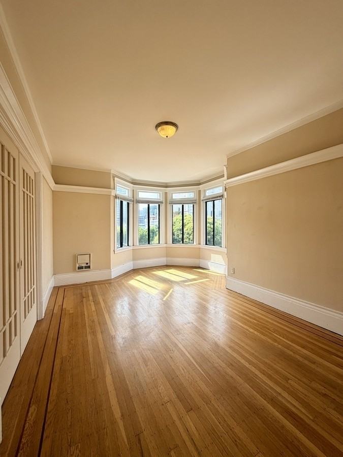 1385 Pine St - Photo 2 of 11