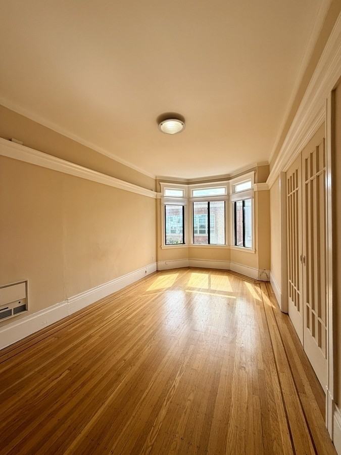 1385 Pine St - Photo 5 of 11