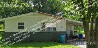 512 N Mahn Ave - Photo 1 of 1
