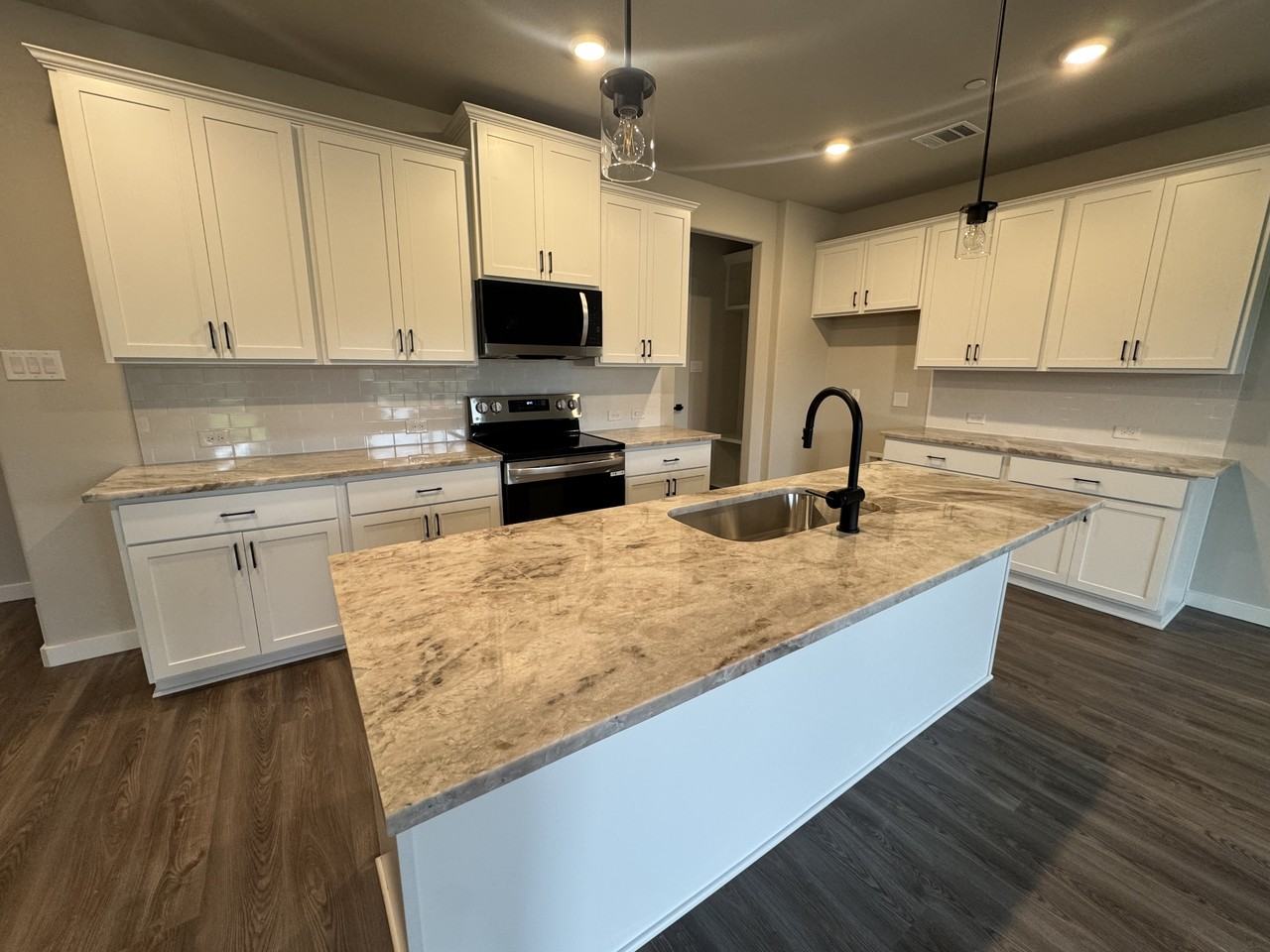 1622 Governors Blvd #1 - Photo 3 of 19
