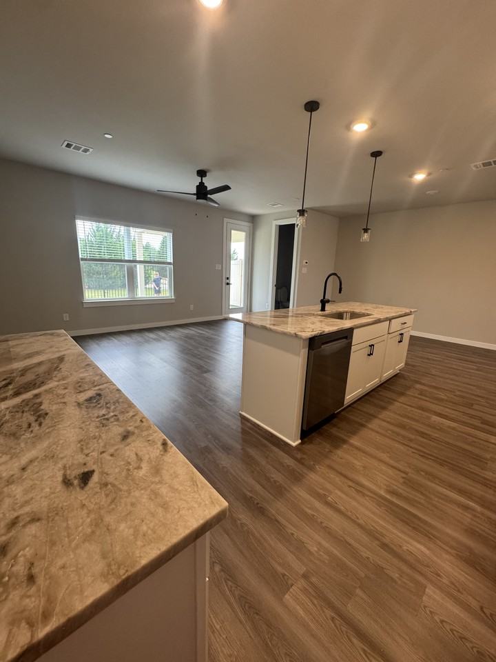 1622 Governors Blvd #1 - Photo 4 of 19