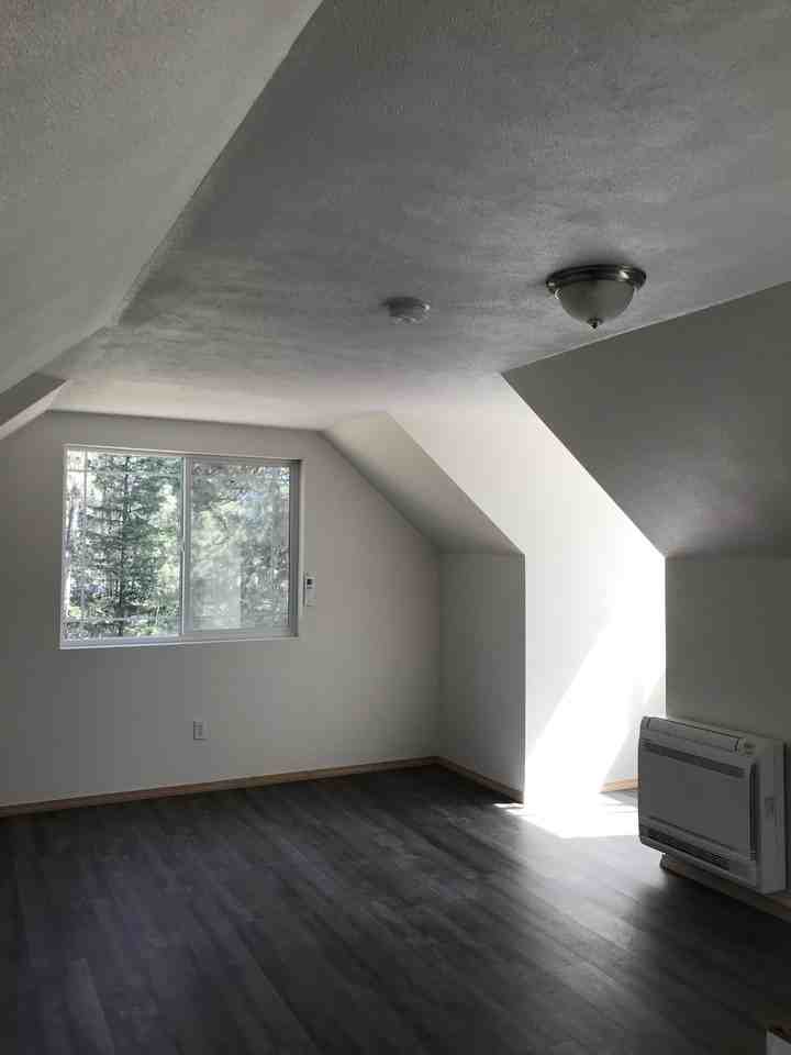 592 N Newport Ave #2 - Photo 3 of 10