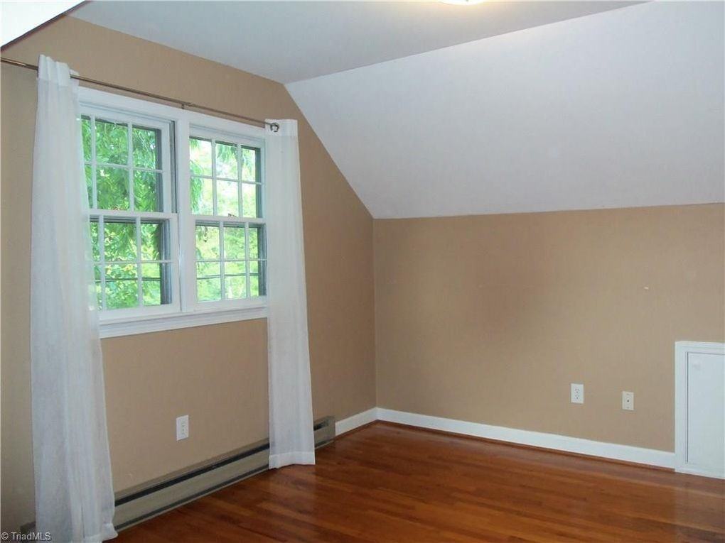 4224 Robinhood Rd #NA - Photo 3 of 10